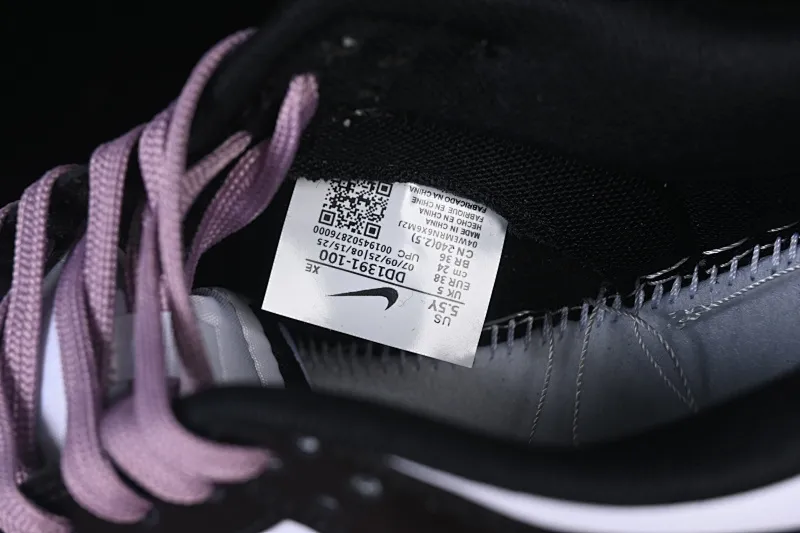 All categories Nk SB Dunk series Nk SB Dunk Low low-top sneakers Nike SB Dunk Low black and white purple hook low-top casual sneakers DD1391-100